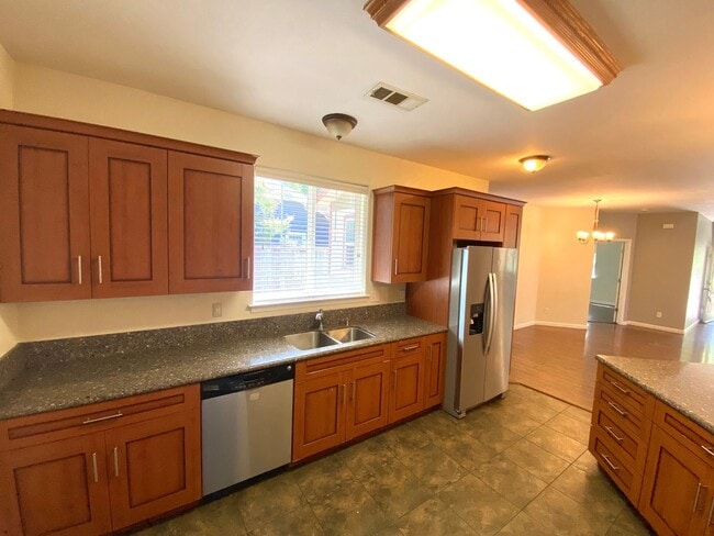 Building Photo - Available Soon! Beautiful house in the Ave's