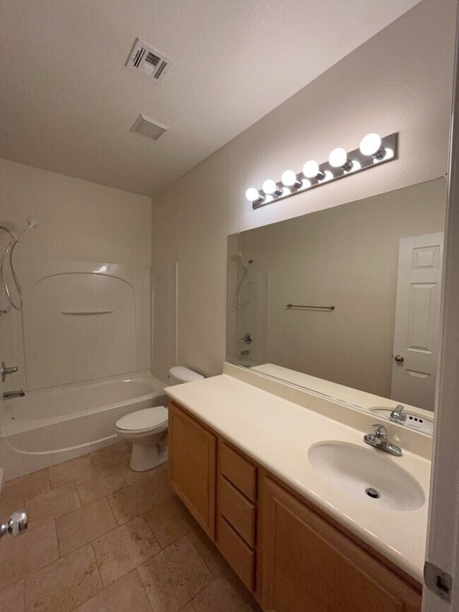Building Photo - 6043 Eganridge Ct