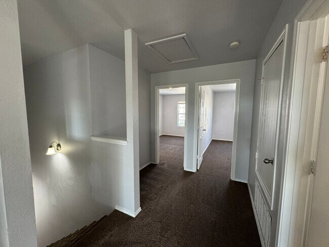 Building Photo - 2-Story Home on a Corner Cul-de-Sac in Wes...