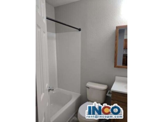 Building Photo - 1641 Ingalls St