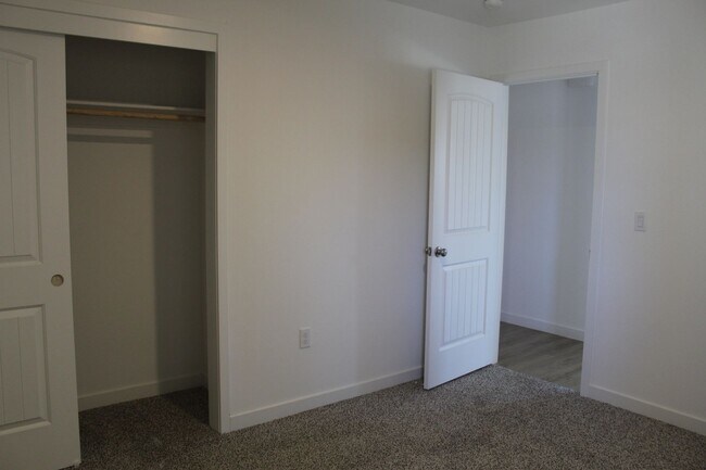 Building Photo - Sydney Park Home - New Home For Rent with ...