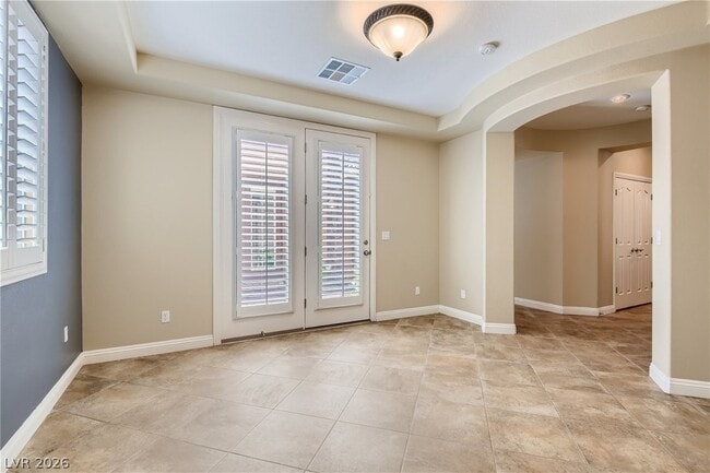 Building Photo - 552 Puenta Del Rey St