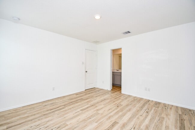 Building Photo - 24234 High Country Dr