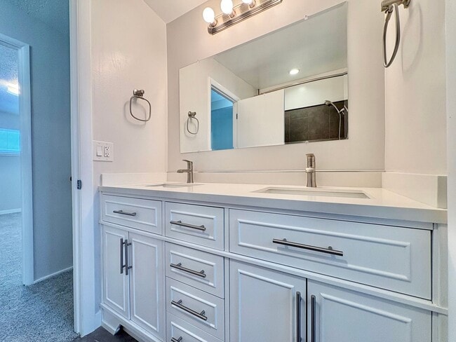 Building Photo - Renovated 3 Bed Home with Huge Yard & 2-Car Garage