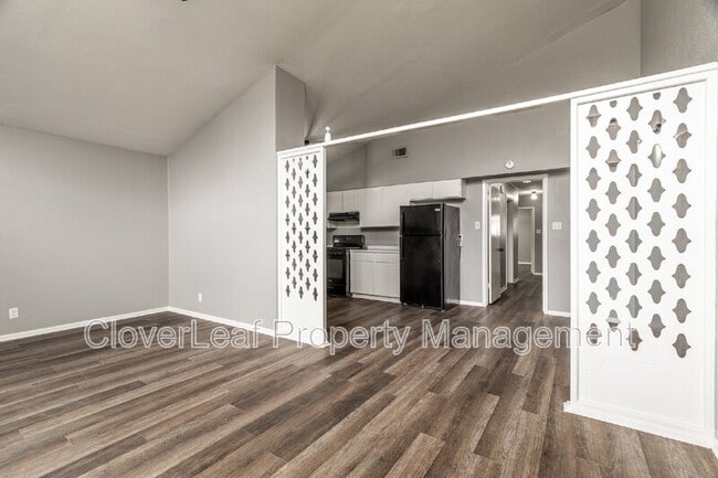 Building Photo - 319 Gaiety Ln