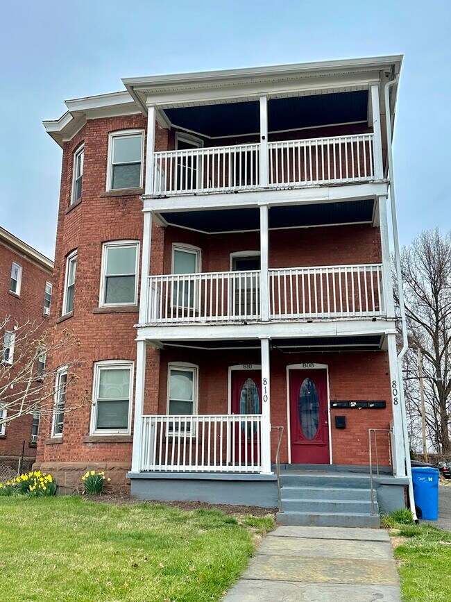 Primary Photo - 808 Capitol Ave