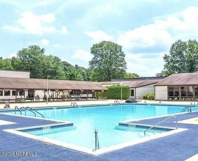 Building Photo - 175 Amberly Dr