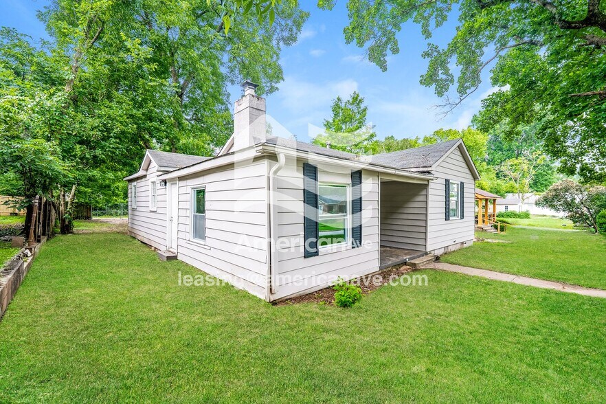 Building Photo - 1373 Prosch Ave