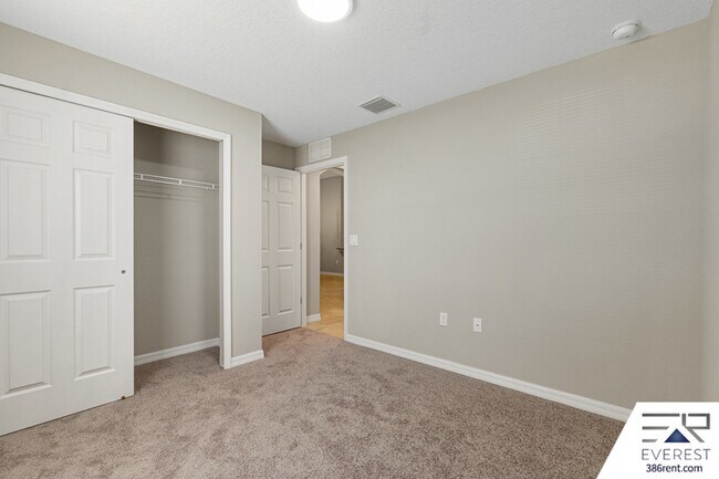 Building Photo - 3 Slumber Path