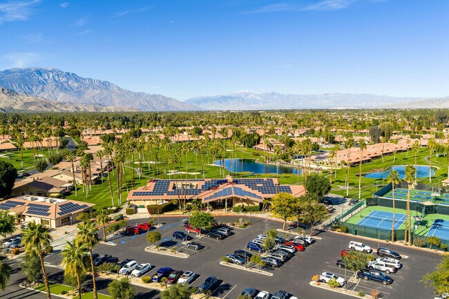 Building Photo - 54 Maximo Way