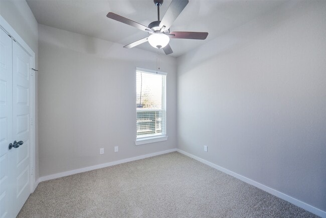 Building Photo - 9709 Grosbeak Ln