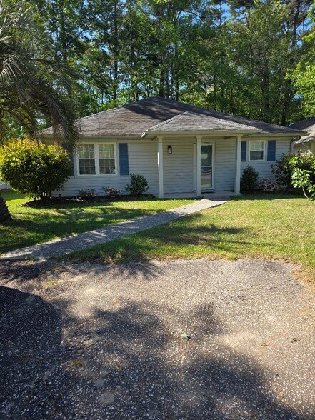 Building Photo - 6635 W Sweetbriar Trl