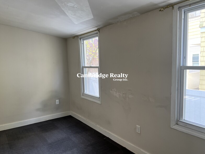 Building Photo - 44 Cameron Ave
