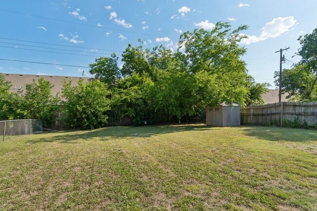 Building Photo - 2 bed, 1 bath home in Moore, OK