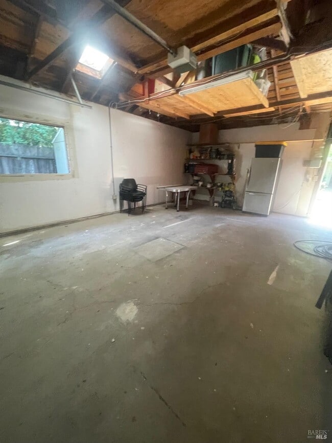Building Photo - 954 Norlee St