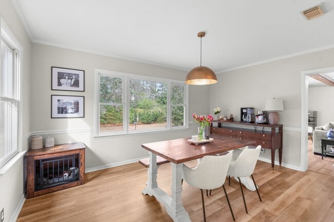 Building Photo - 106 Benson Dr