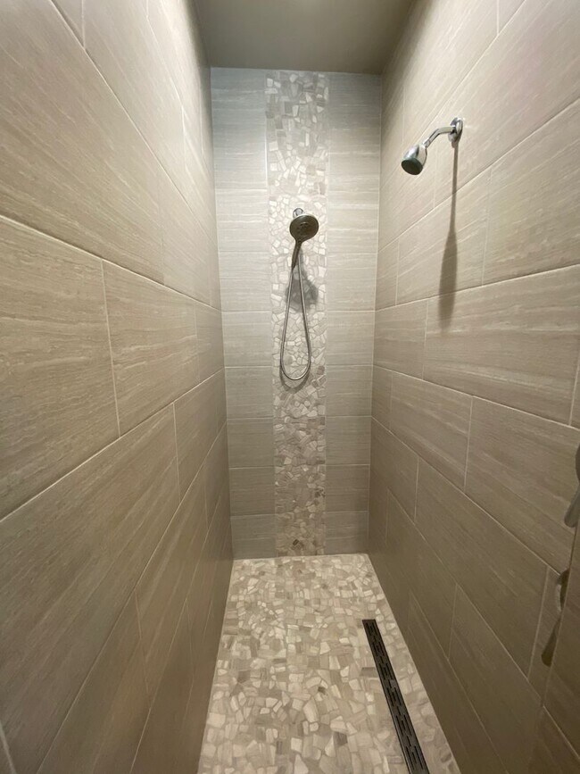 Building Photo - Lovely Single Level 3 Bed 2 Bath Home in M...
