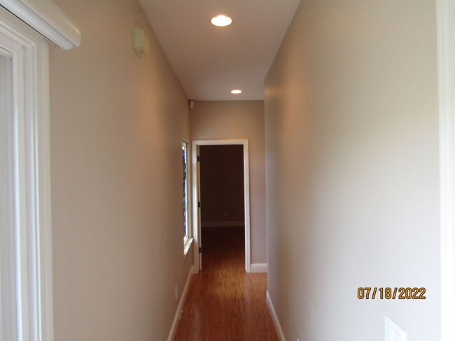 Building Photo - Orcutt Single Story Private Entry Granny Unit