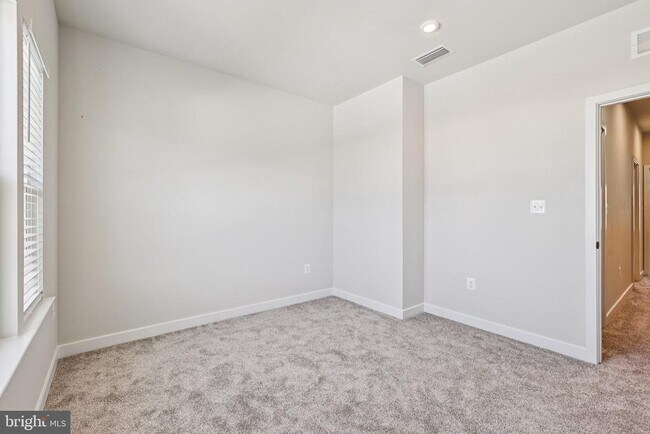 Building Photo - 9389 Edenderry Dr