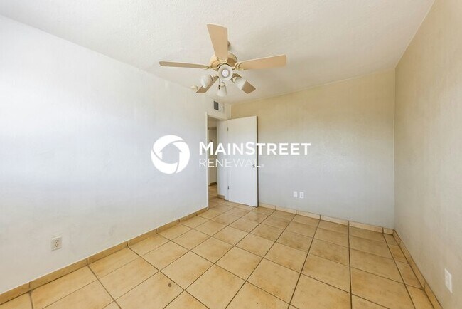 Building Photo - 3 Bedroom Pet-Friendly Home in Phoenix, AZ with Main Street Renewal