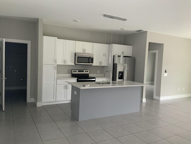 Building Photo - 505 Peace Dr