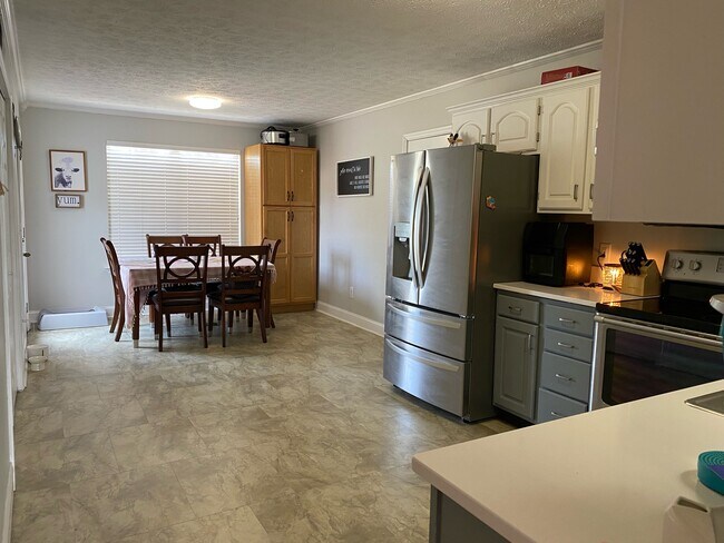 Building Photo - 122 Bluff View Dr