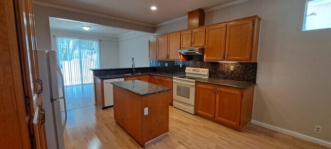 Building Photo - 320 Stamper Cir