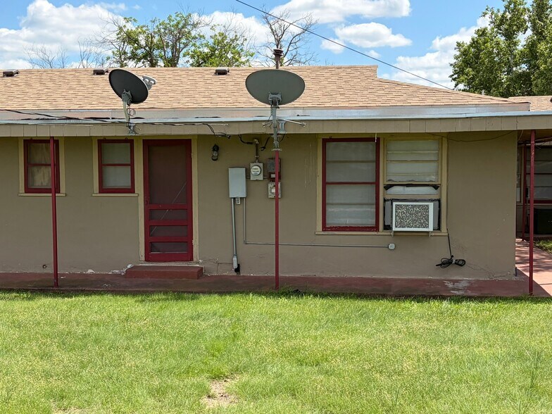 Building Photo - 106 Dixie Dr