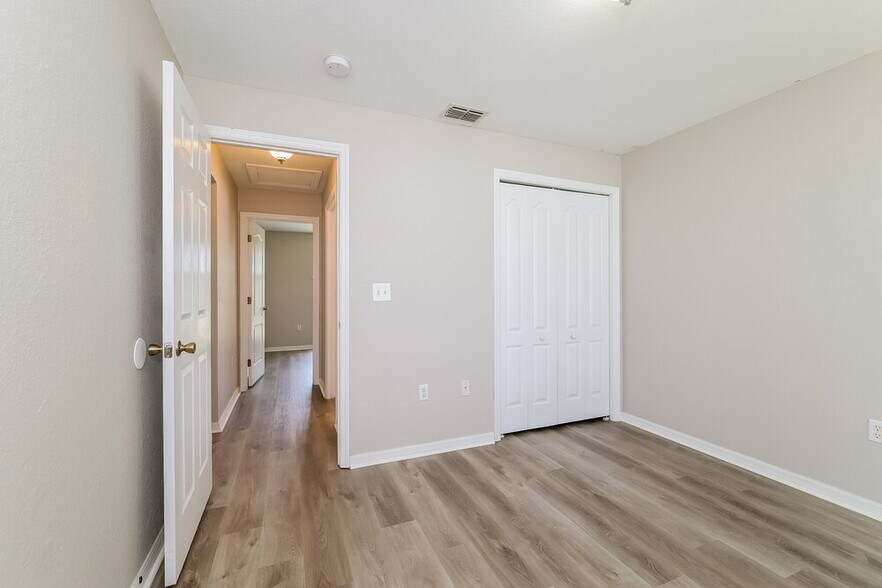 Building Photo - 519 Dove Ct