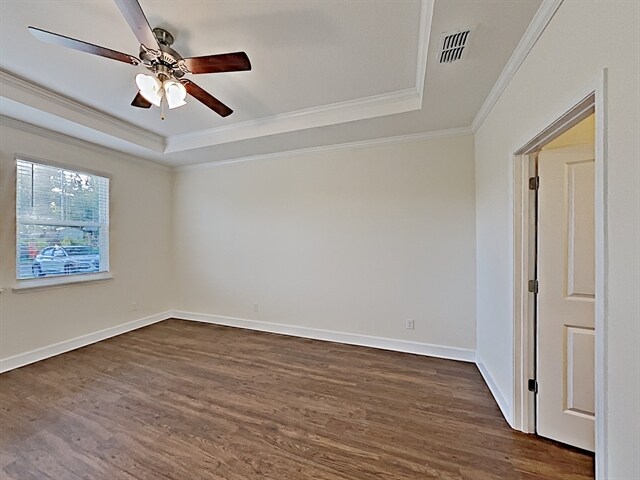 Building Photo - 2433 S Park Ave
