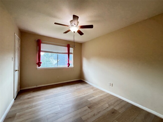 Building Photo - 3418 Shadowfern Dr