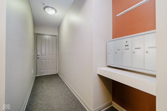 Building Photo - 420 E Ohio St