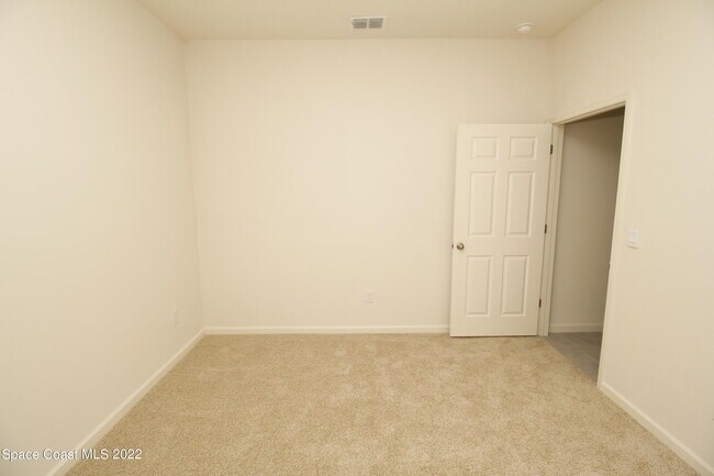 Building Photo - 903 Remington Green Dr SE