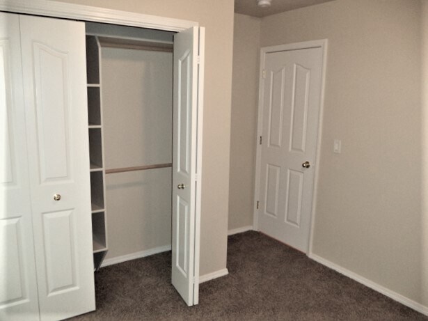 Building Photo - 868 Red Fern Dr