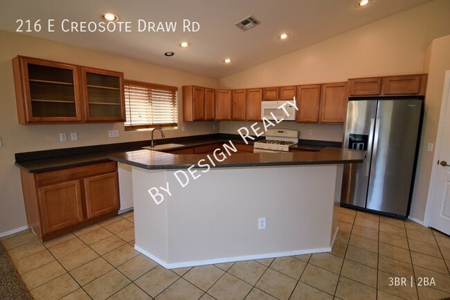 Building Photo - Corona De Tucson 3 Bed 2 Bath with Great V...