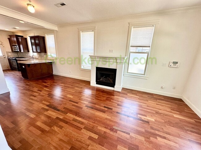 Building Photo - Secure and Beautiful 3-Bedroom 2.5-Bathroo...