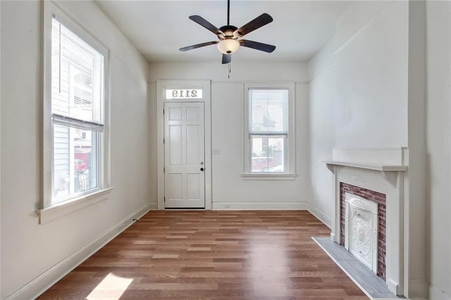 Building Photo - 2117 Marais St