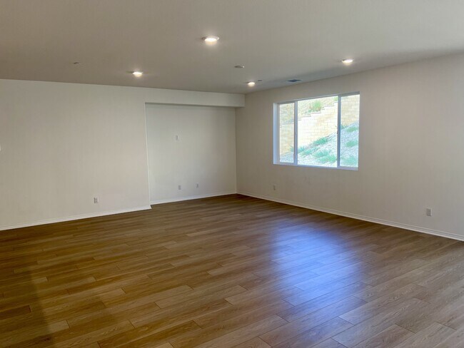 Building Photo - 30284 Truckee Cir