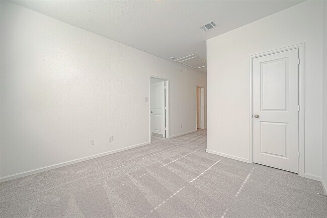 Building Photo - 5402 Holly Hvn Ct