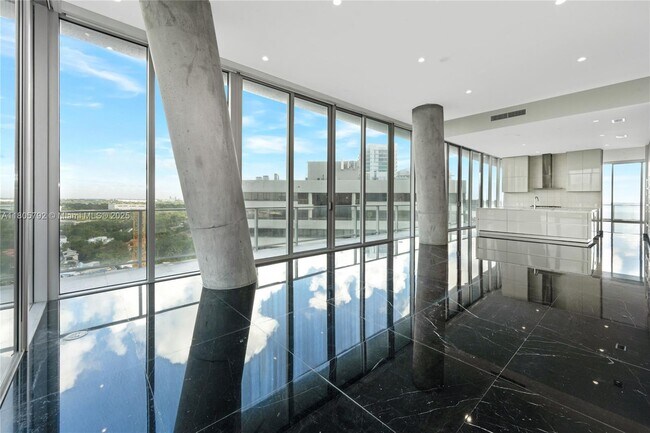 Building Photo - 2669 S Bayshore Dr