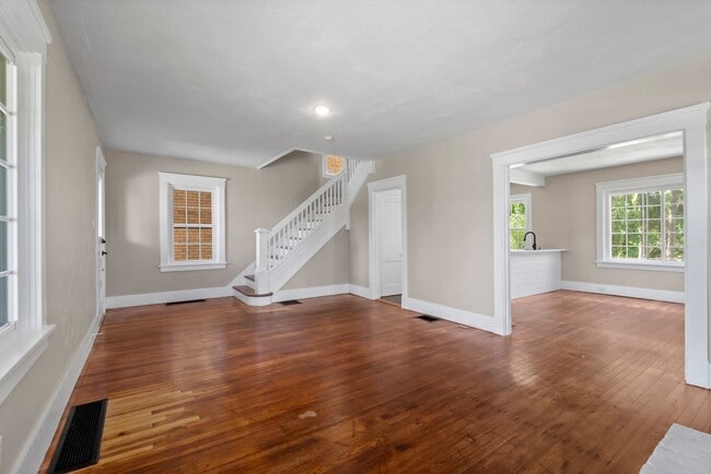 Building Photo - 349 Ridgewood Ave