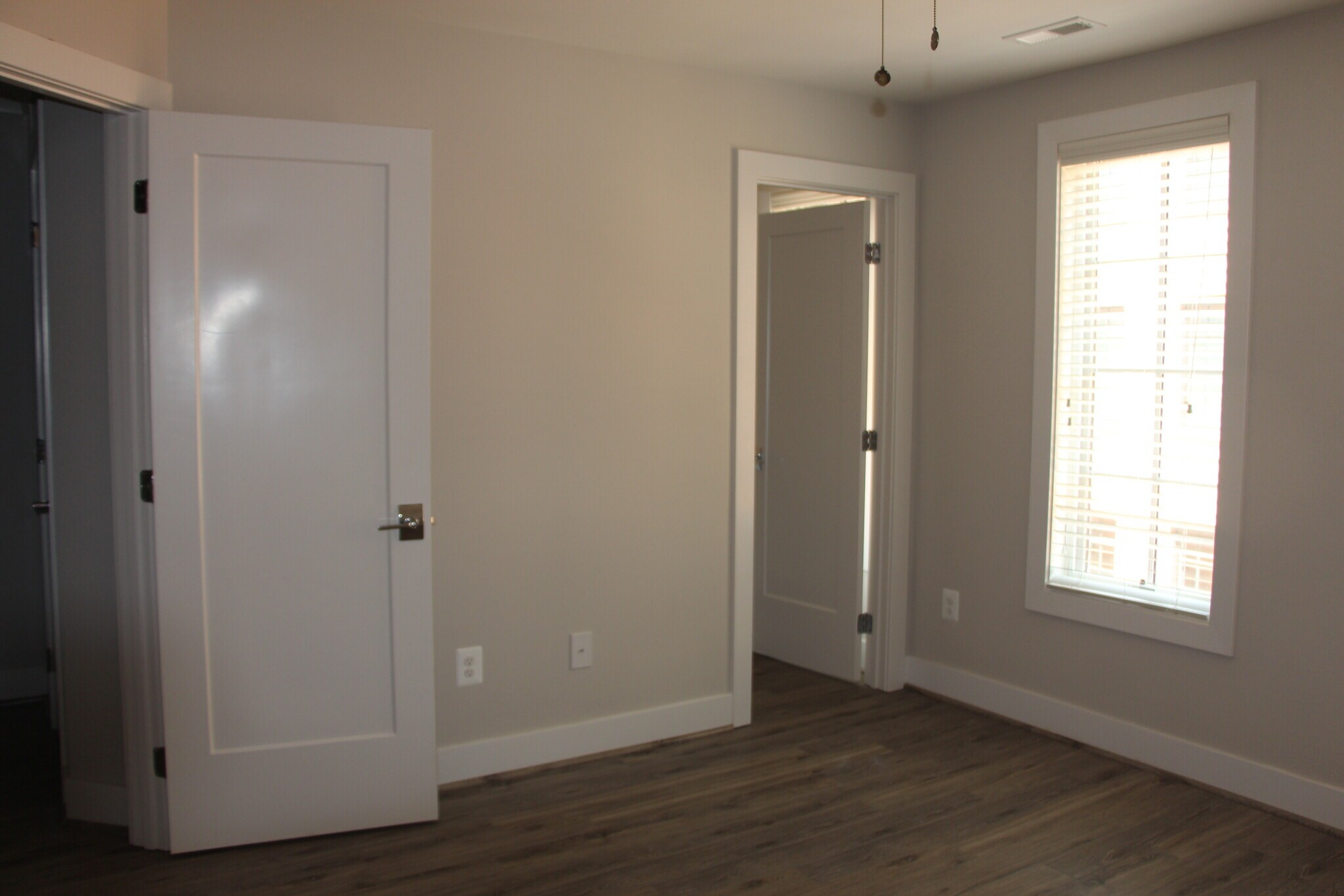 Building Photo - 904 N Buchanan Ct