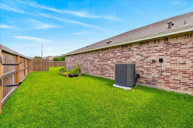 Building Photo - 7938 Rancho Vista Blvd E