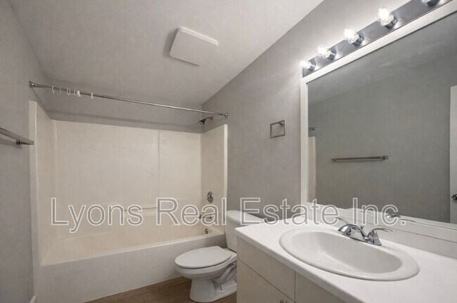 Building Photo - 2438 Joe Ave S