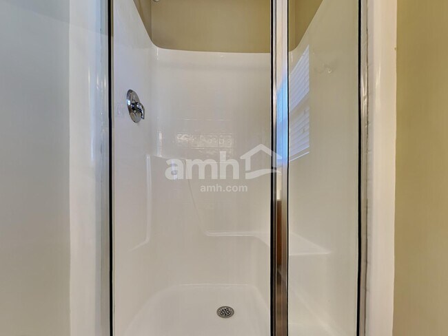 Building Photo - 241 Emerald Isle Dr