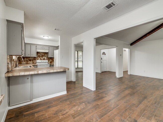 Building Photo - 6900 Wicks Trail