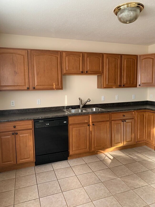 Building Photo - 960 Oak Tree Blvd NW