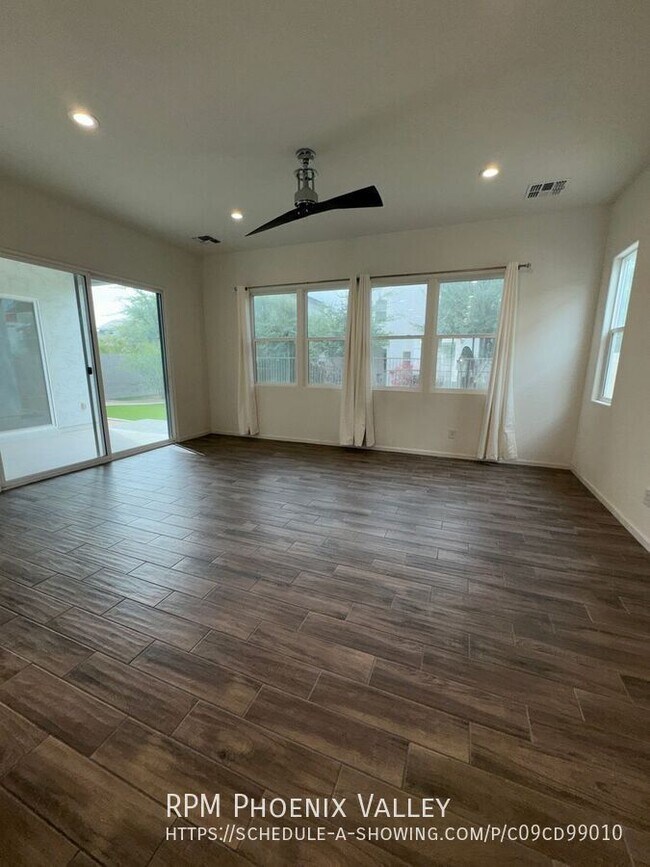 Building Photo - 383 N 157th Ln