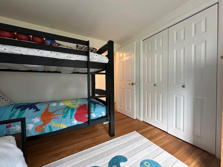 Building Photo - 45 Bernard St