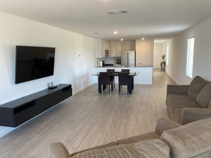 Building Photo - 9107 Selene Pl